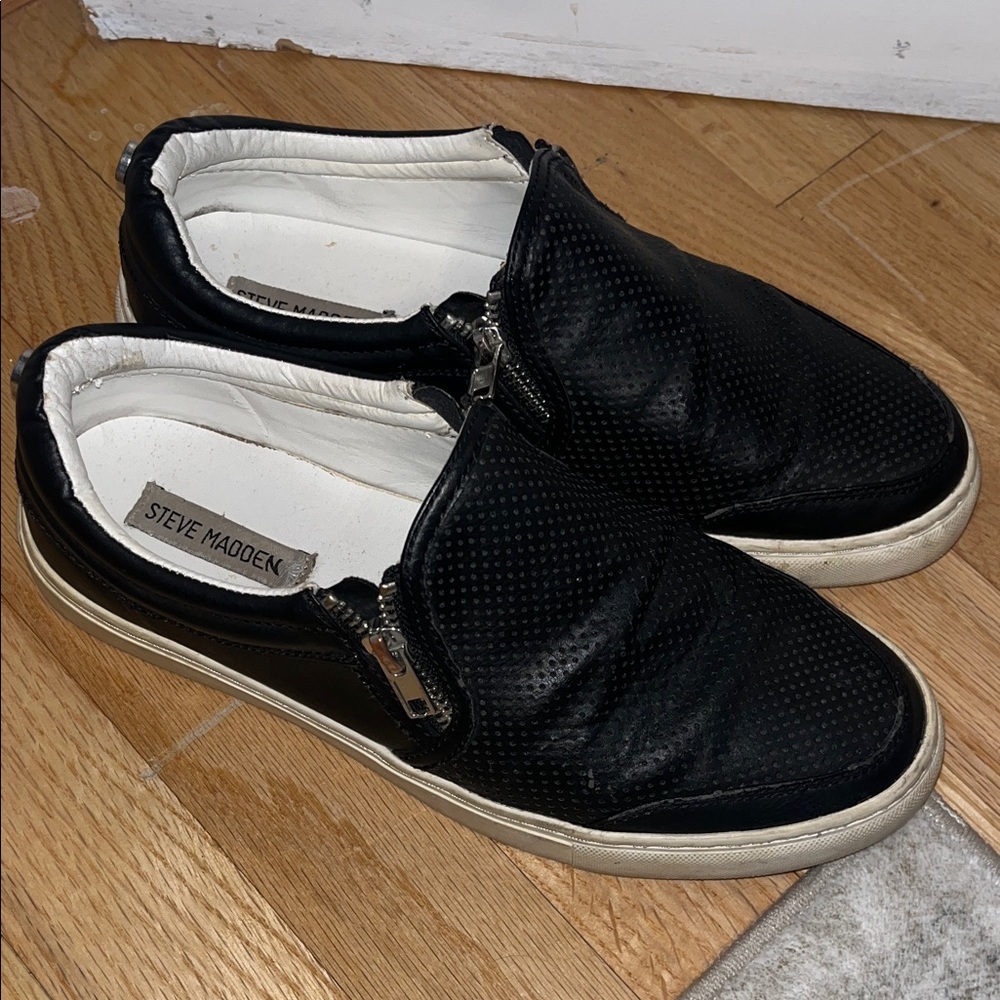 Steve Madden Black Textured Women’s Loafers